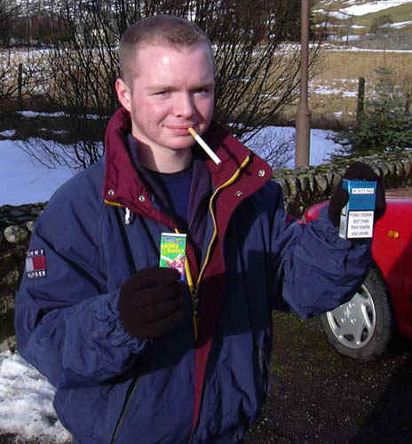 01-smoking.jpg (86134 bytes)
