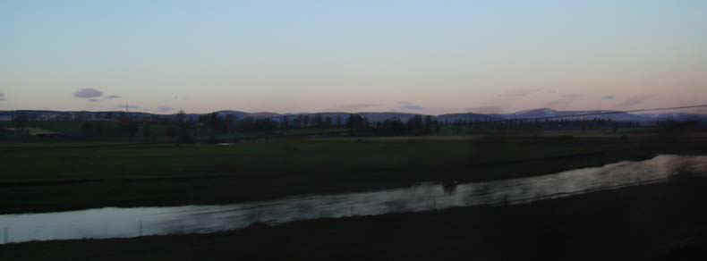 39-dusk.jpg (27192 bytes)