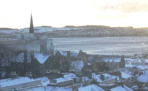 DunD-snow04-view2.jpg (43509 bytes)