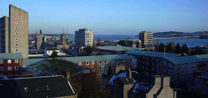 DunD-wellcome-view2.jpg (65937 bytes)